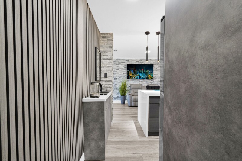 Building Photo - 1420 S 24th Terrace