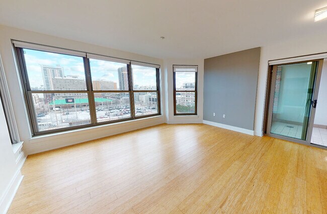 Building Photo - 64 Ashford St