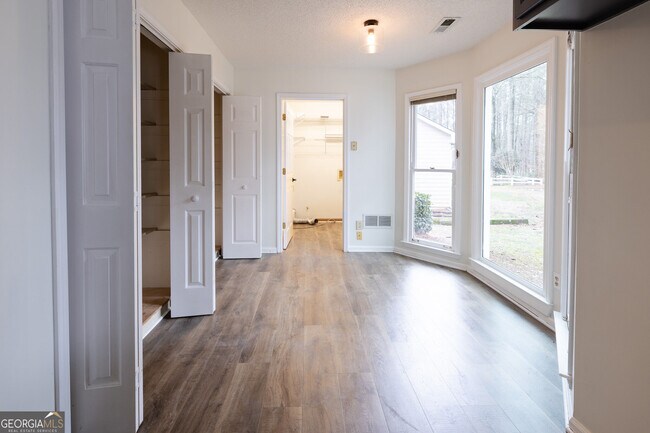 Building Photo - 112 Glendale Dr