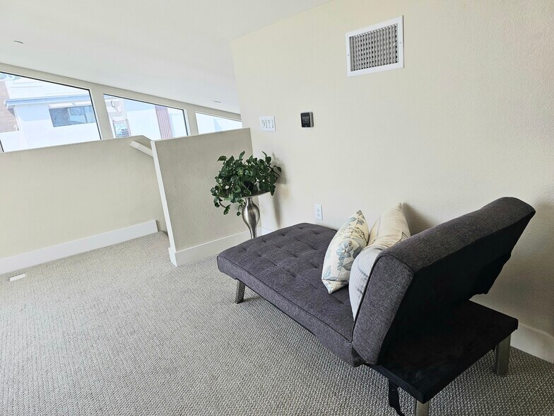 Loft/office/guest Rm - 8536 Aspect Dr