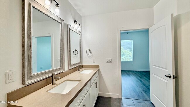 Building Photo - 9160 N 67th Ave
