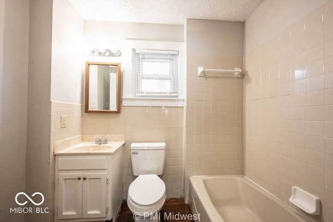 Building Photo - 4850 Hillside Ave