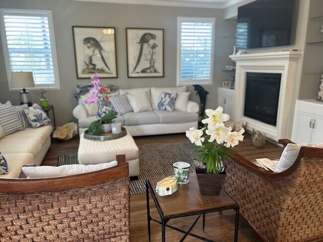 Building Photo - Beautiful, Partially Furnished Oceanside Home.