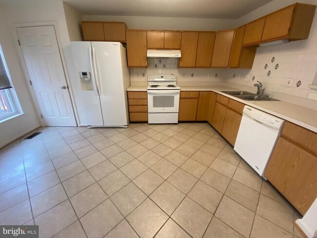 Building Photo - 13537 Hayworth Dr