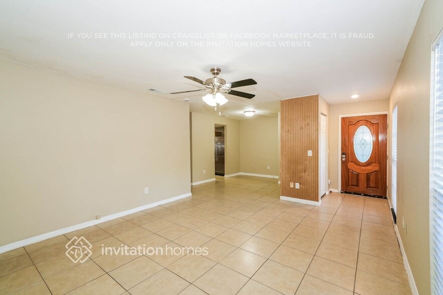 Building Photo - 2925 E 148th Ave