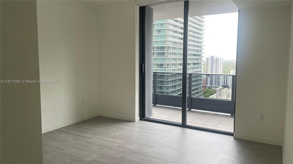 Building Photo - 1000 Brickell Plz