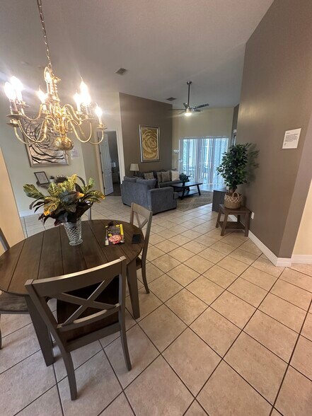 Building Photo - 2726 Formosa Blvd