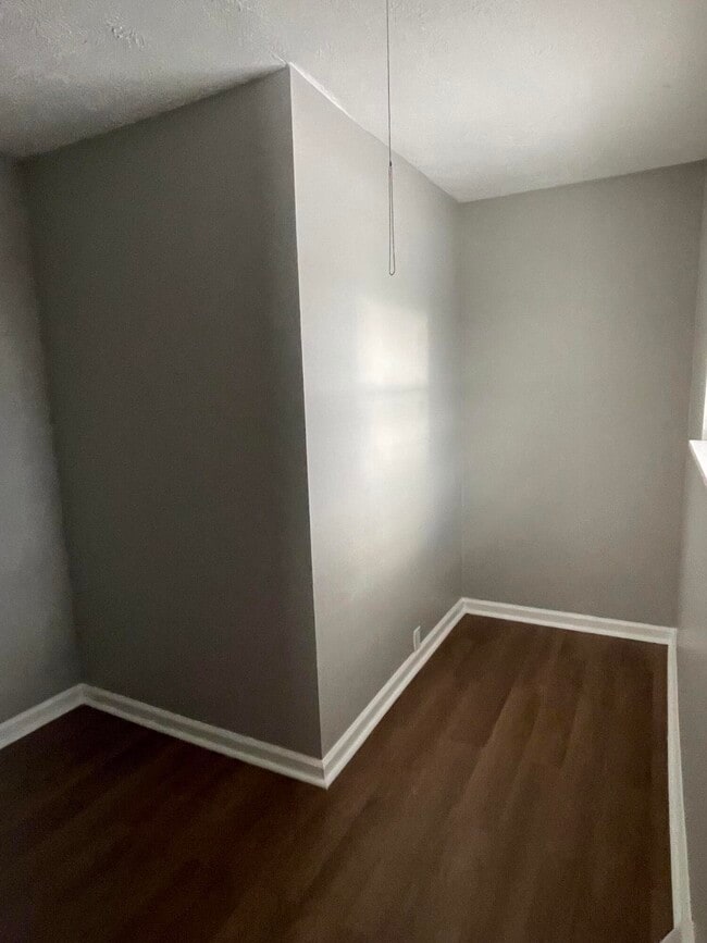 Building Photo - 1208 Venetian Cir