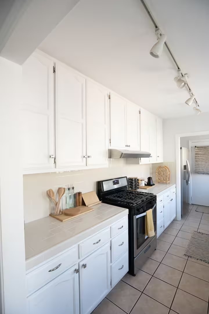 Building Photo - 4018 Higuera St