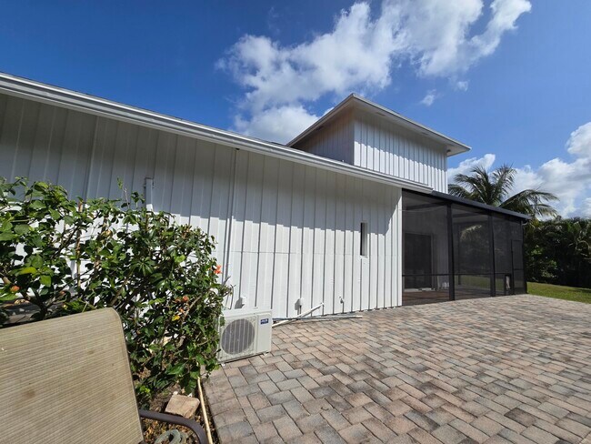 Building Photo - 1106 Staghorn St