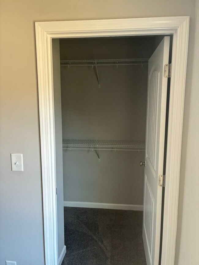 Building Photo - 767 Monroe St