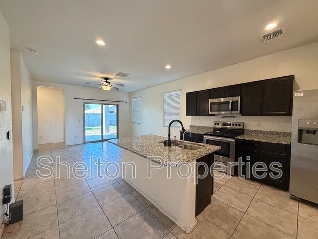 Building Photo - 25681 W Desert Dr