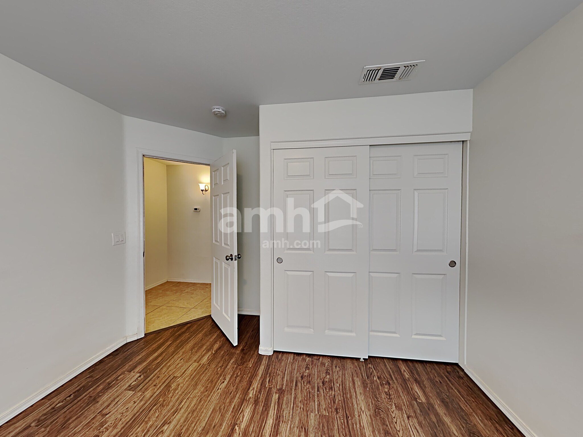 Building Photo - 8523 W Acapulco Ln