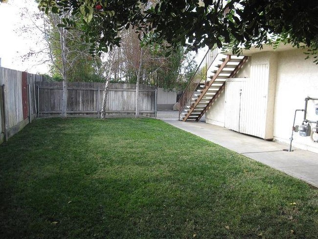 Courtyard - Polley Drive Apartments