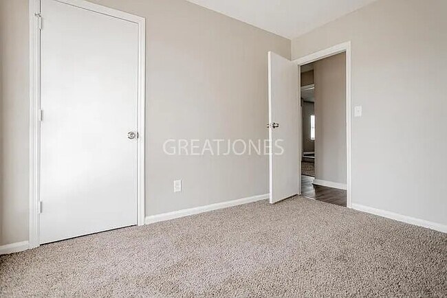 Building Photo - 134 Sycamore Ct