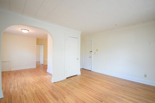 Building Photo - 1664 Randolph Ave