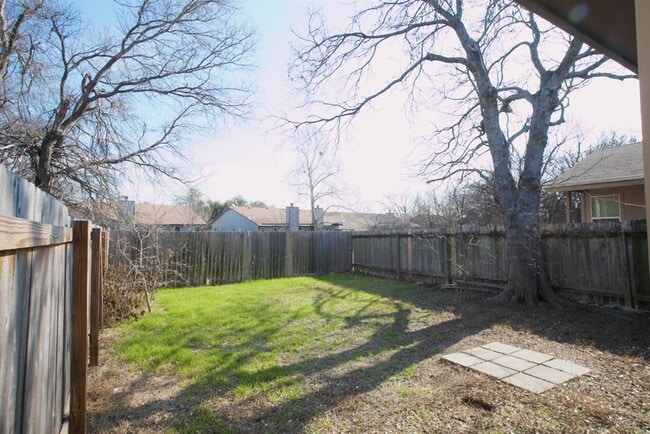 Building Photo - 8804 Piney Point Dr