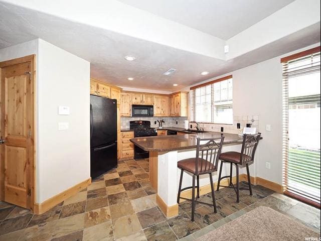 Building Photo - 6010 N Fox Pointe Cir