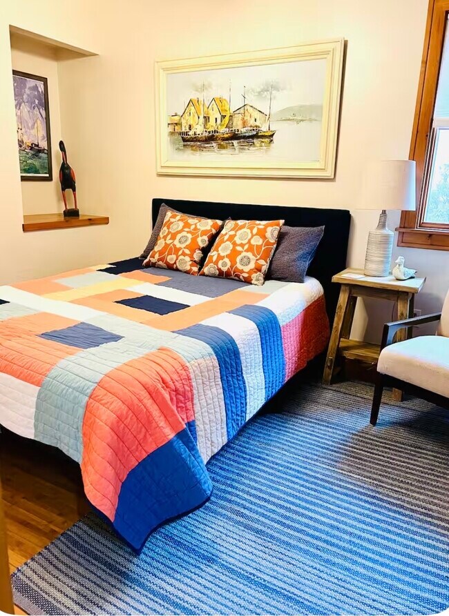 Building Photo - 520 S Maple St