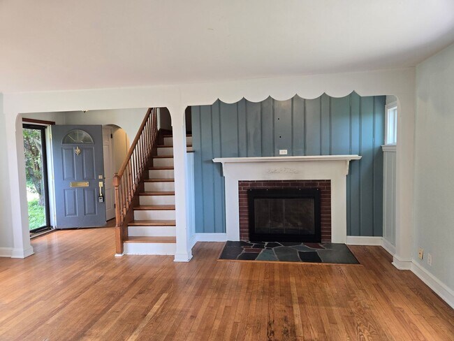 Building Photo - 15 Carpender Rd