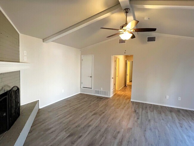 Building Photo - 7504 Avenue W