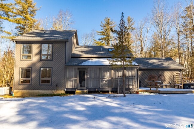 Building Photo - 9 Belshyre Ct