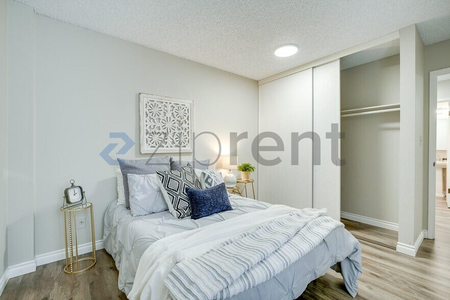Building Photo - Unit 407