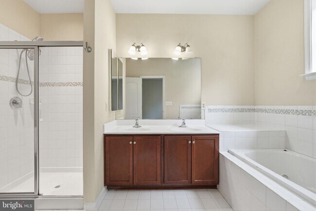 Building Photo - 4827 Forest Pines Dr