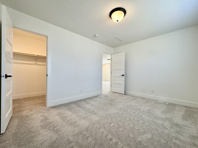 Building Photo - 1603 37th Ave