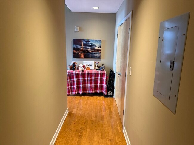 Building Photo - 160 Fremont St