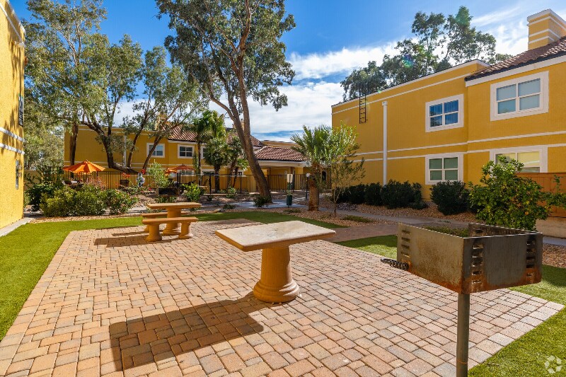 Building Photo - 4880 E 29th St