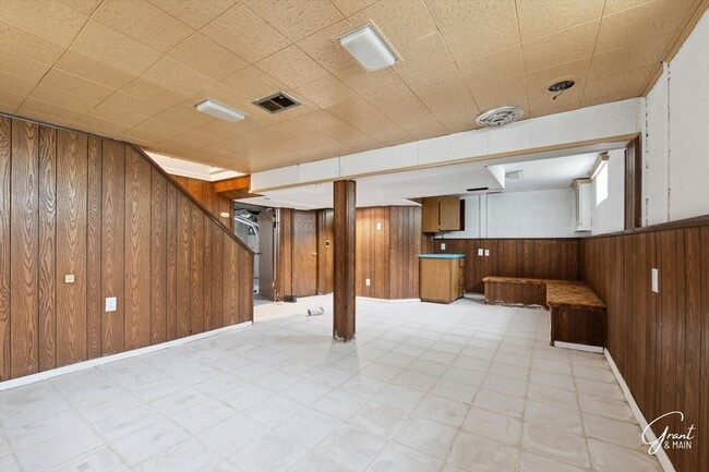 Building Photo - $1300 3 bedroom bungalow