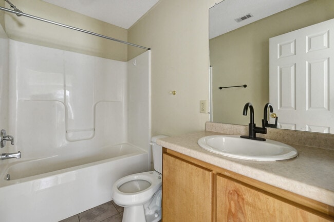 Building Photo - 50 Webb Ct NE