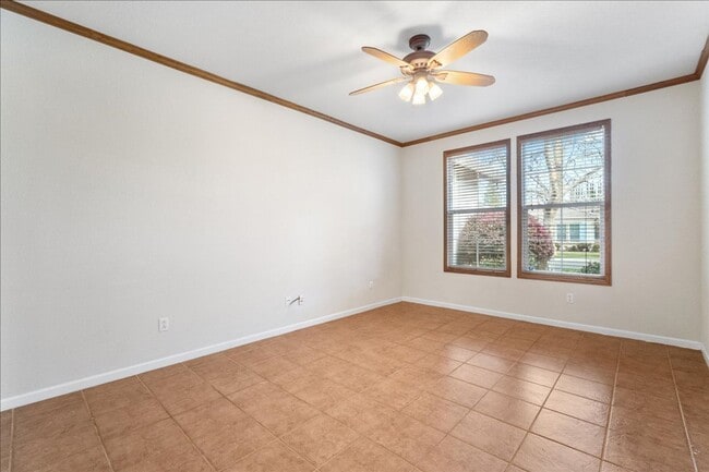 Building Photo - 1073 Huntly Dr