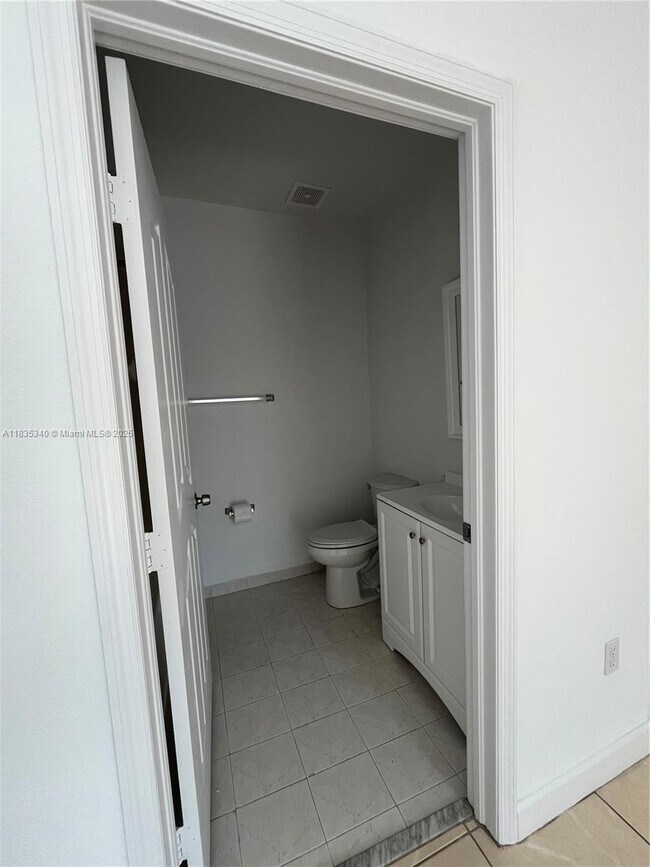 Building Photo - 8320 SW 150th Ave