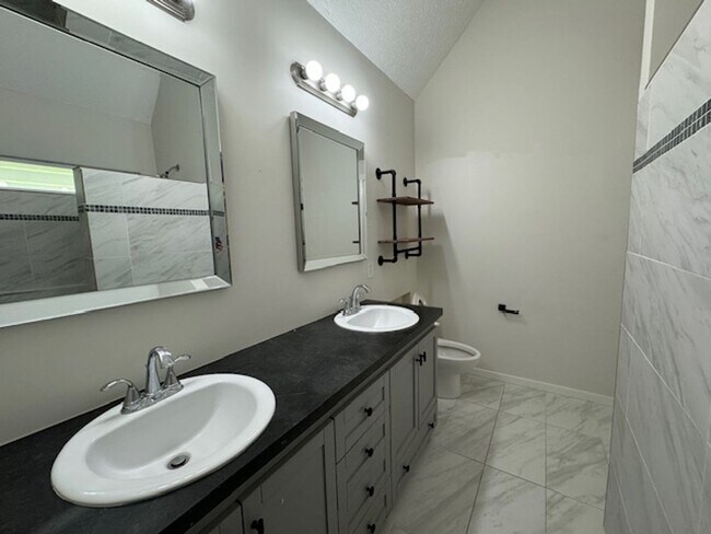 Building Photo - 577 Deadwood Trail