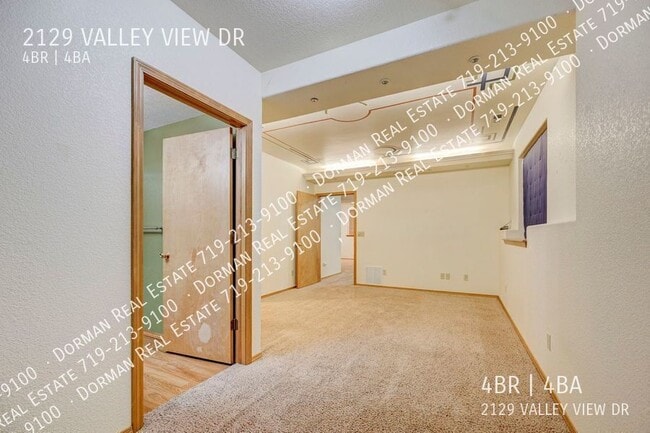 Building Photo - 2129 Valley View Dr