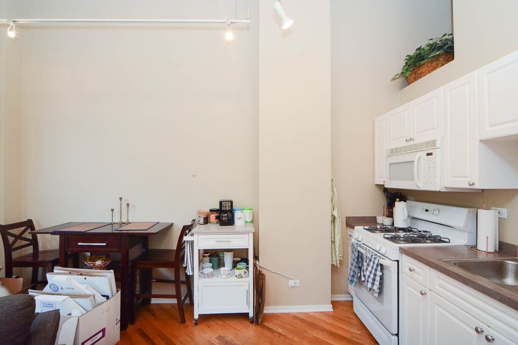 Building Photo - 226 N Clinton St