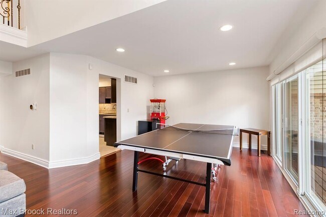 Building Photo - 6322 Aspen Ridge Blvd