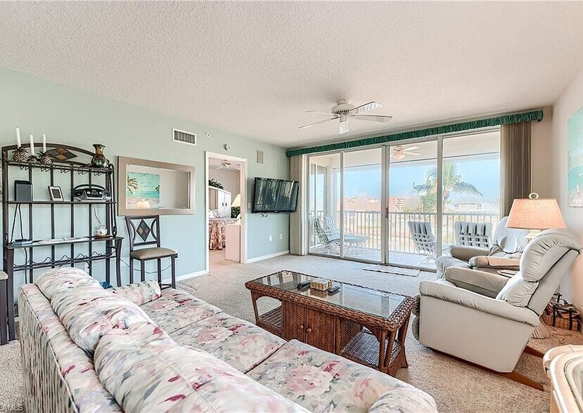 Building Photo - 4451 Bay Beach Ln