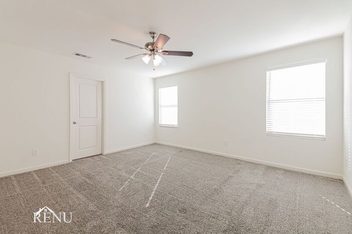 Building Photo - 6215 Old Bridge Way