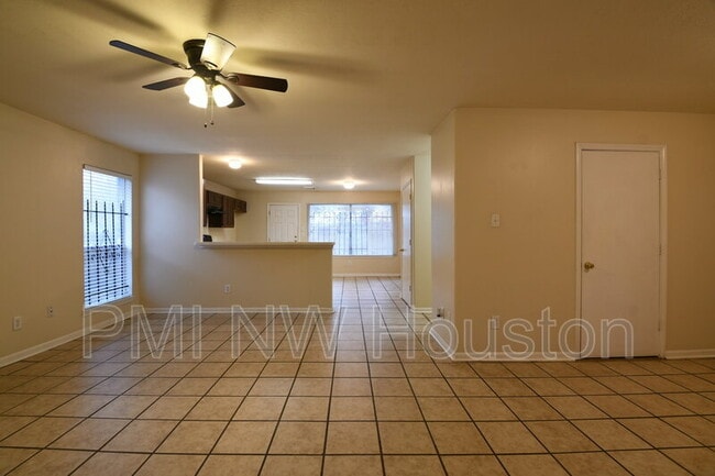 Building Photo - 8611 Texas Acorn Ave