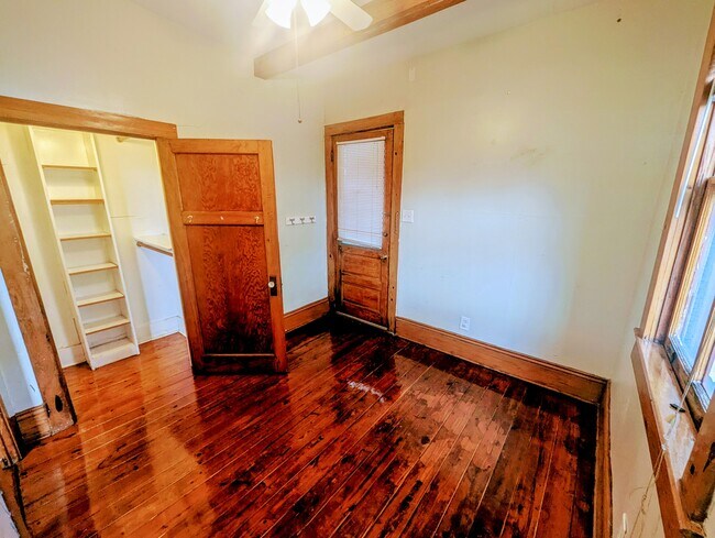 Building Photo - 4307 S Carrollton Ave