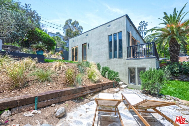 Building Photo - 2310 Vasanta Way