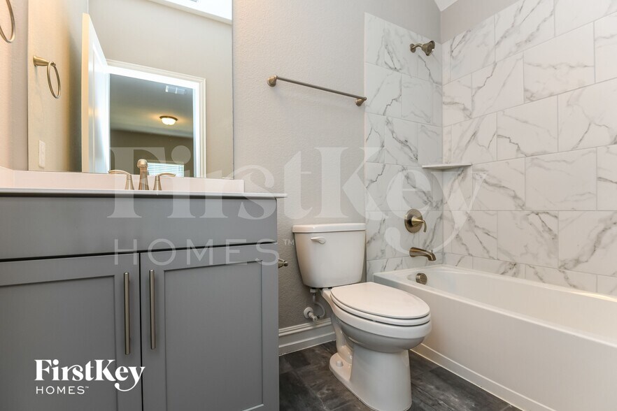 Building Photo - 937 Crest Breeze Dr