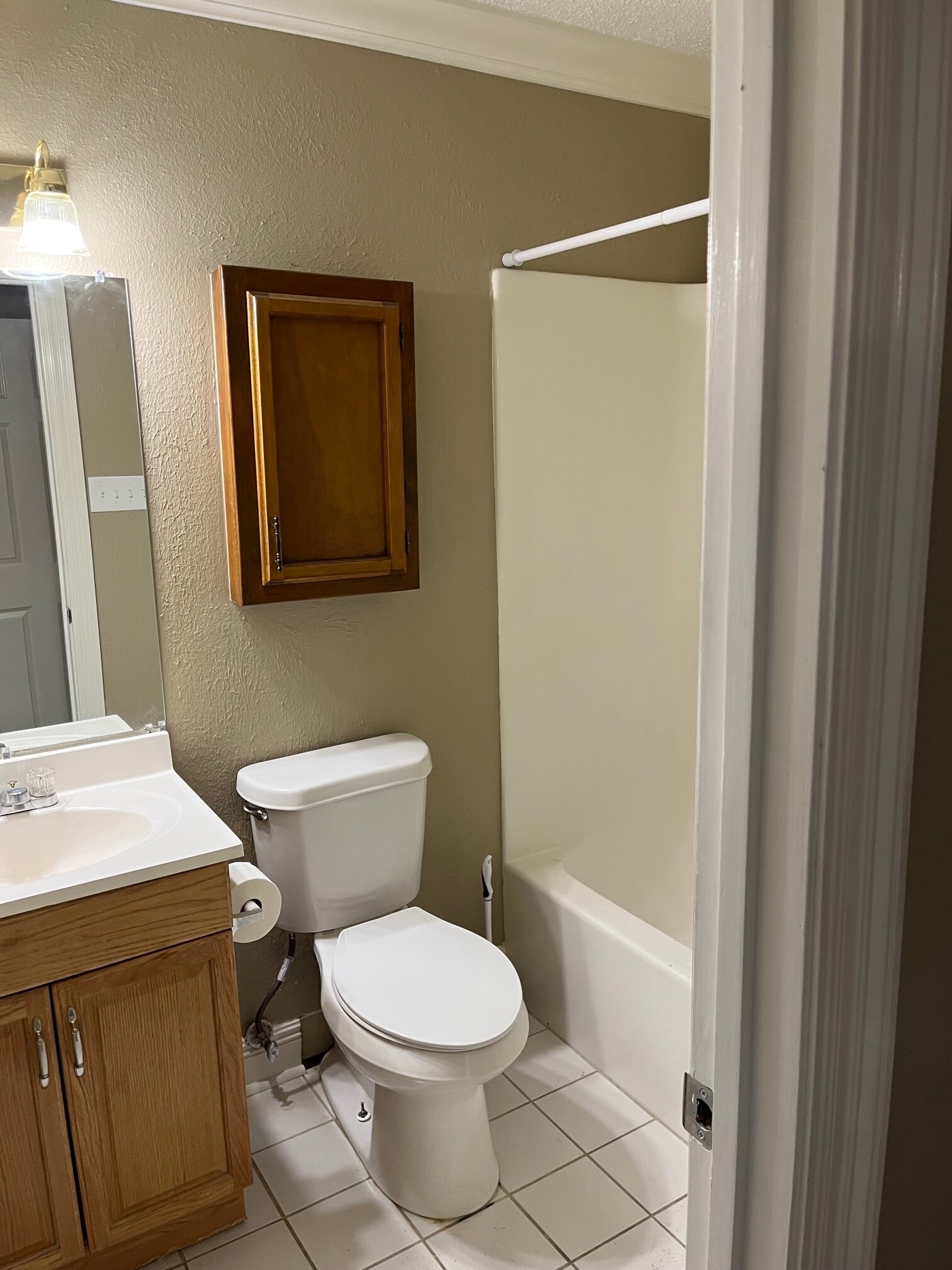 Building Photo - 6146 Parkcrest Ct