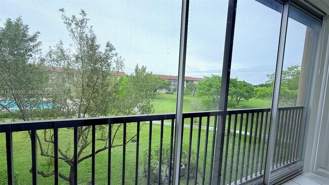 Building Photo - 12651 SW 16th Ct