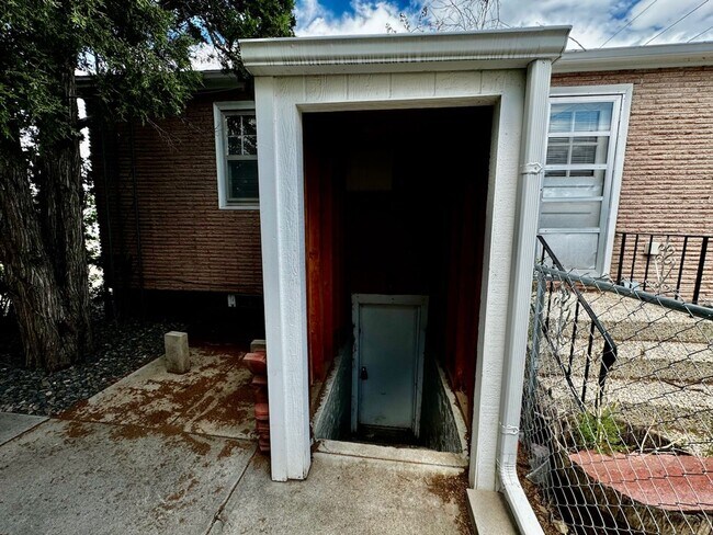 Building Photo - 1870 Converse Ave