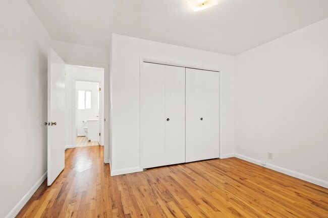 Building Photo - 330 E Jersey St