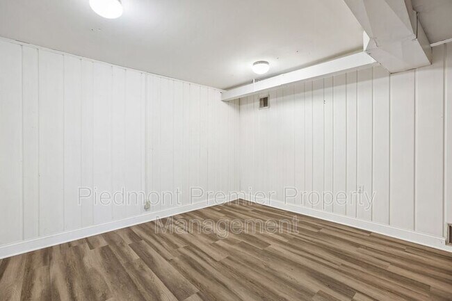 Building Photo - 1335 Pinebluff Rd